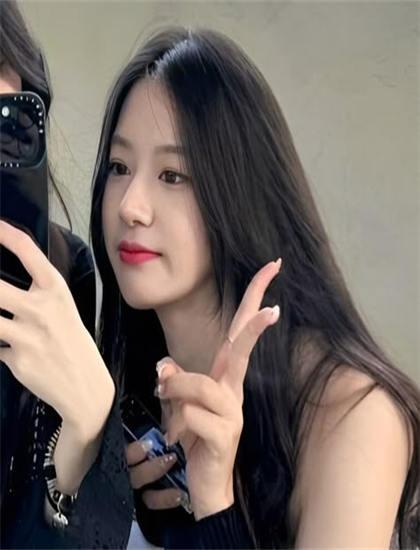 人物深度分析：归来后我变成女神的贴身高手中的主角的成长历程与心路变化 展现表演艺术的魅力